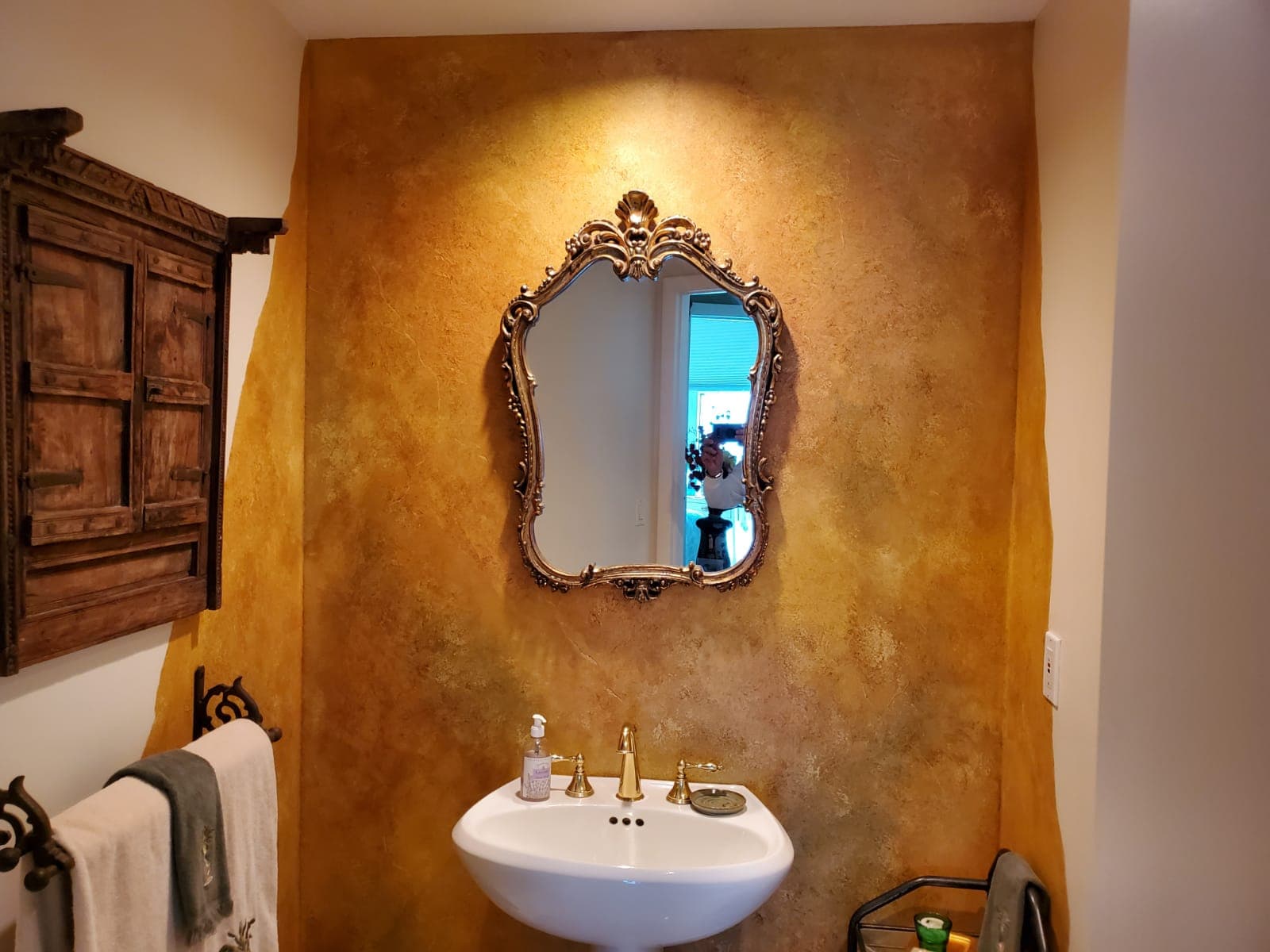 Bathroom with Venetian plaster finish