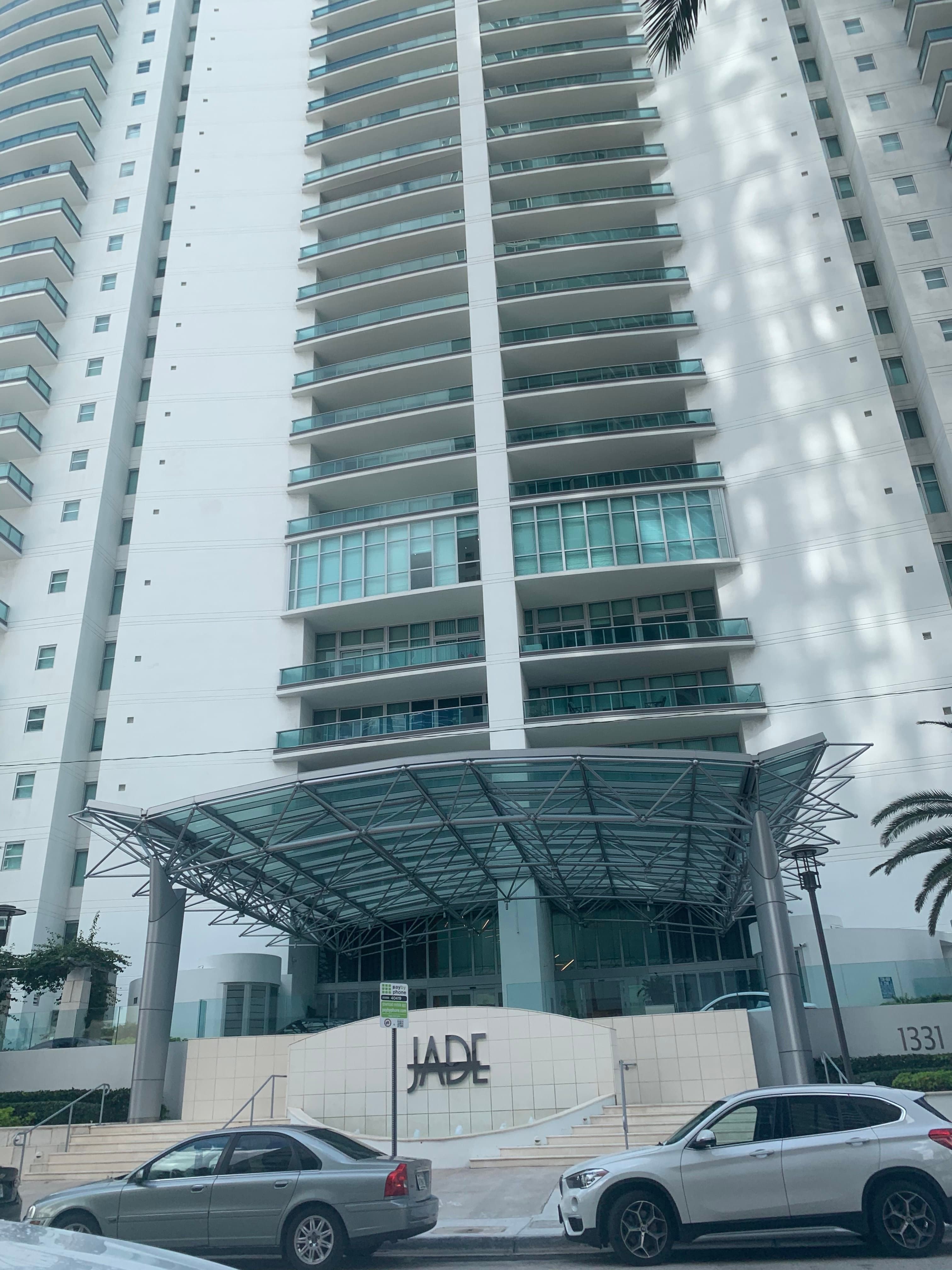 Commercial condo building exterior painting