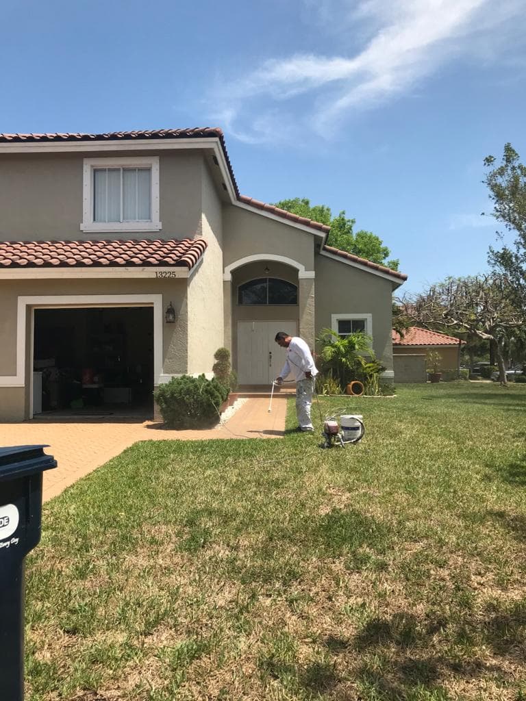 Exterior painting in Kendall