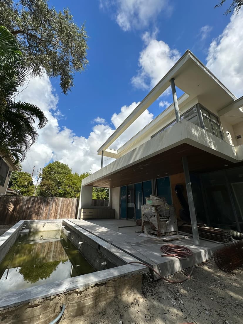 New stucco installation on luxury Miami home